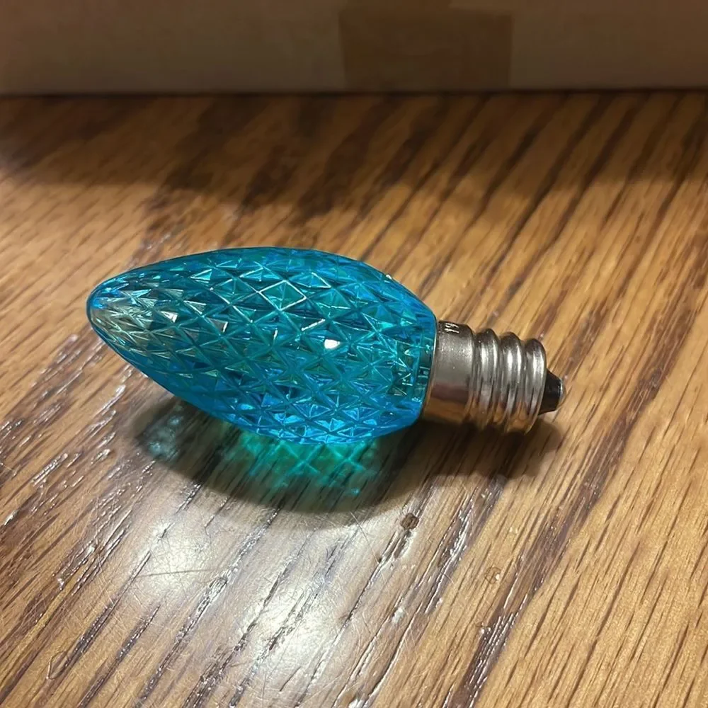 Vickerman indoor blue LED C7 Christmas light replacement string light bulbs 25ct